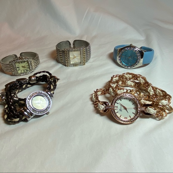 assorted Accessories - Collection of 5 ladies watches.